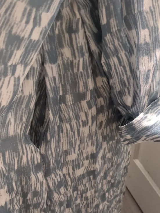 Banana Republic Blue and White Abstract Print Maxi Dress - Picture 3 of 10